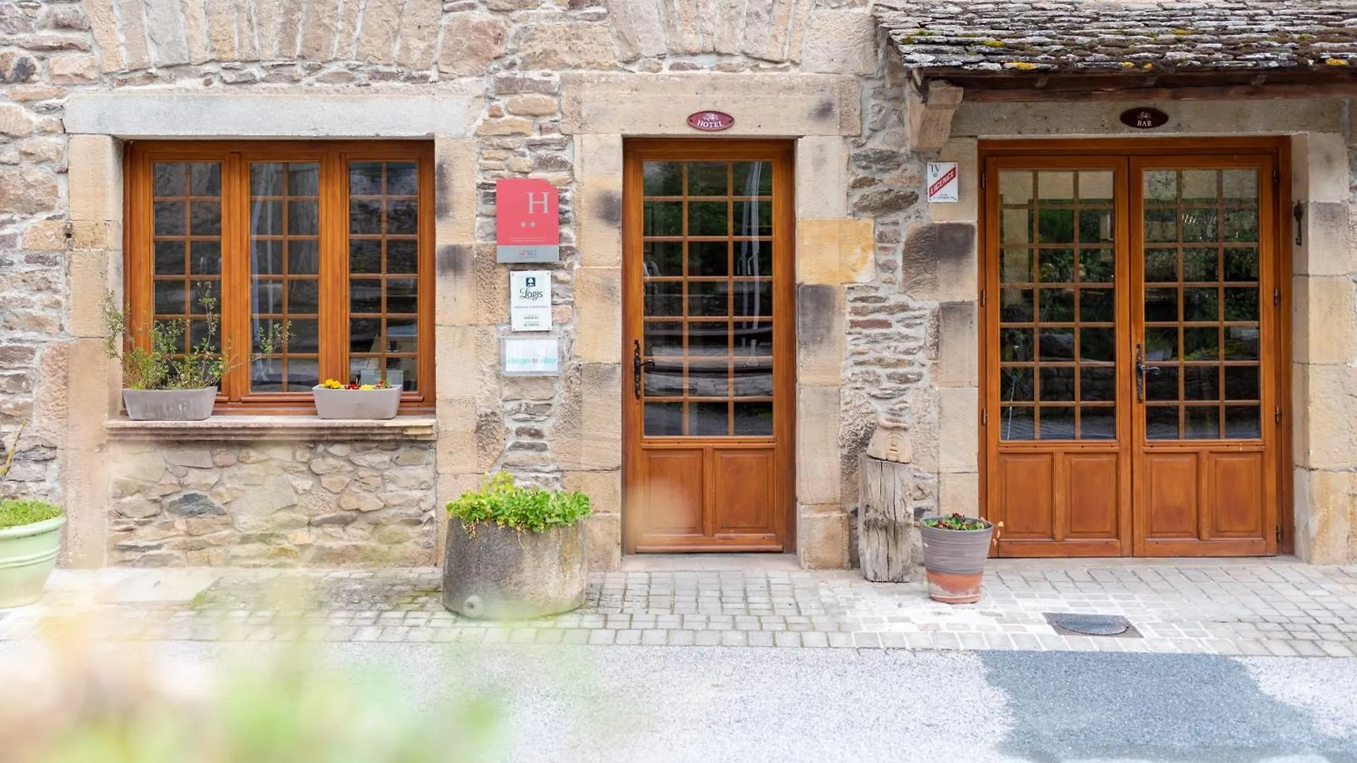 **  Hotel Restaurant Le Relays Du Chasteau - Logis Hotel Brousse-le-Chateau Frankrijk